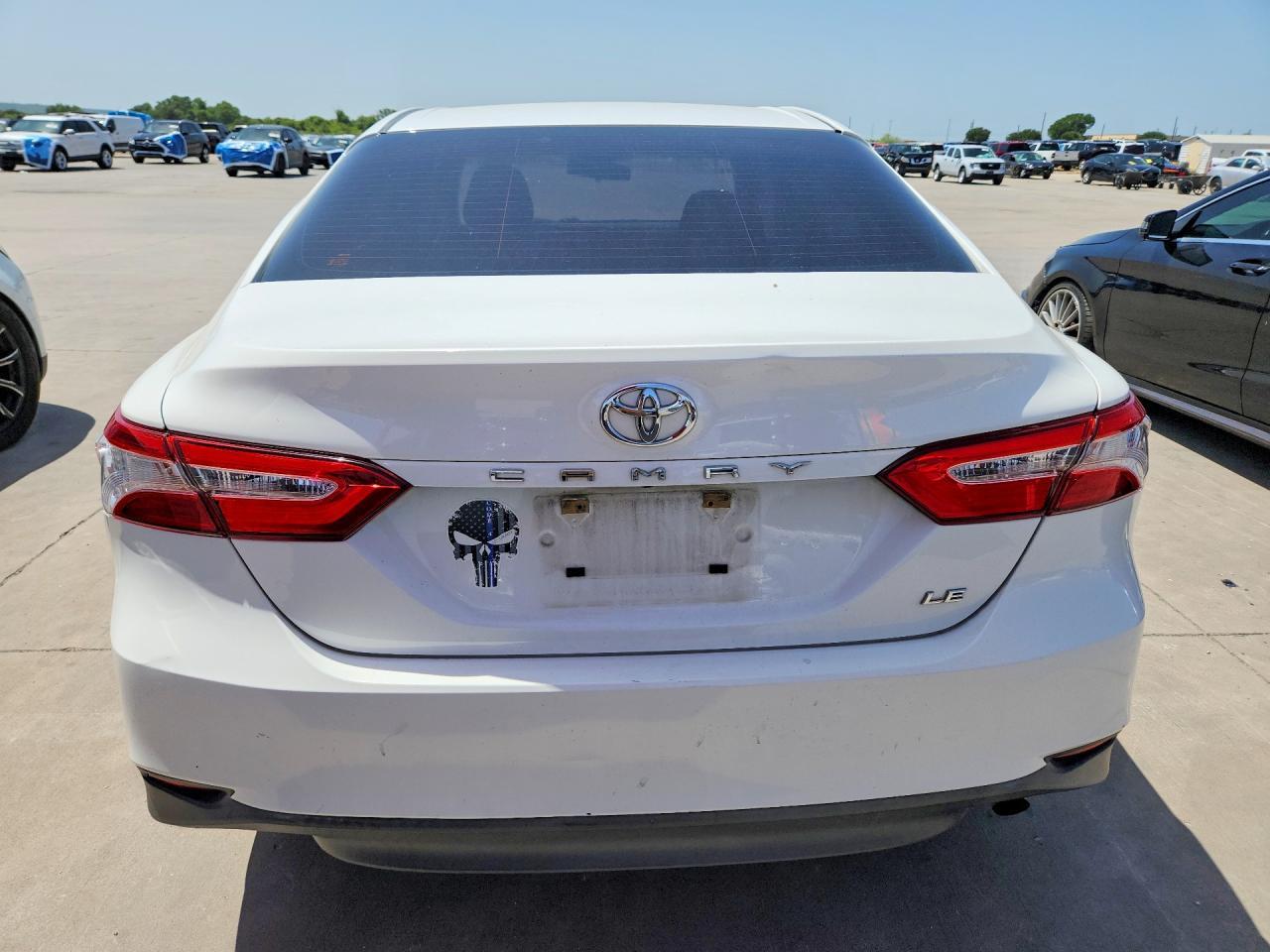 2018 Toyota Camry Le - zdjęcie 6