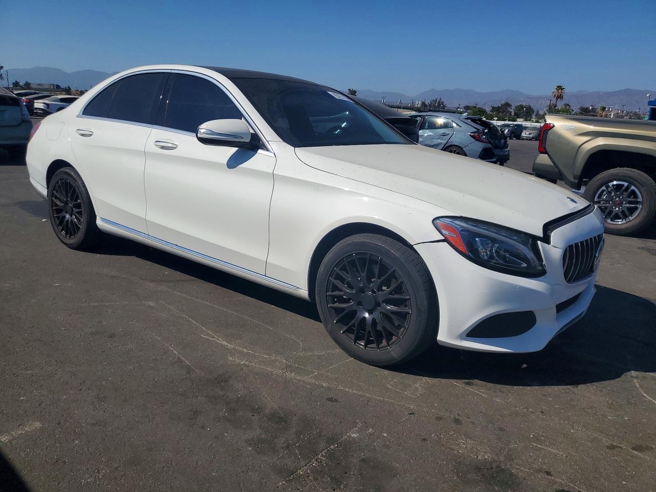 2015 Mercedes-Benz C 300 4Matic - zdjęcie 4