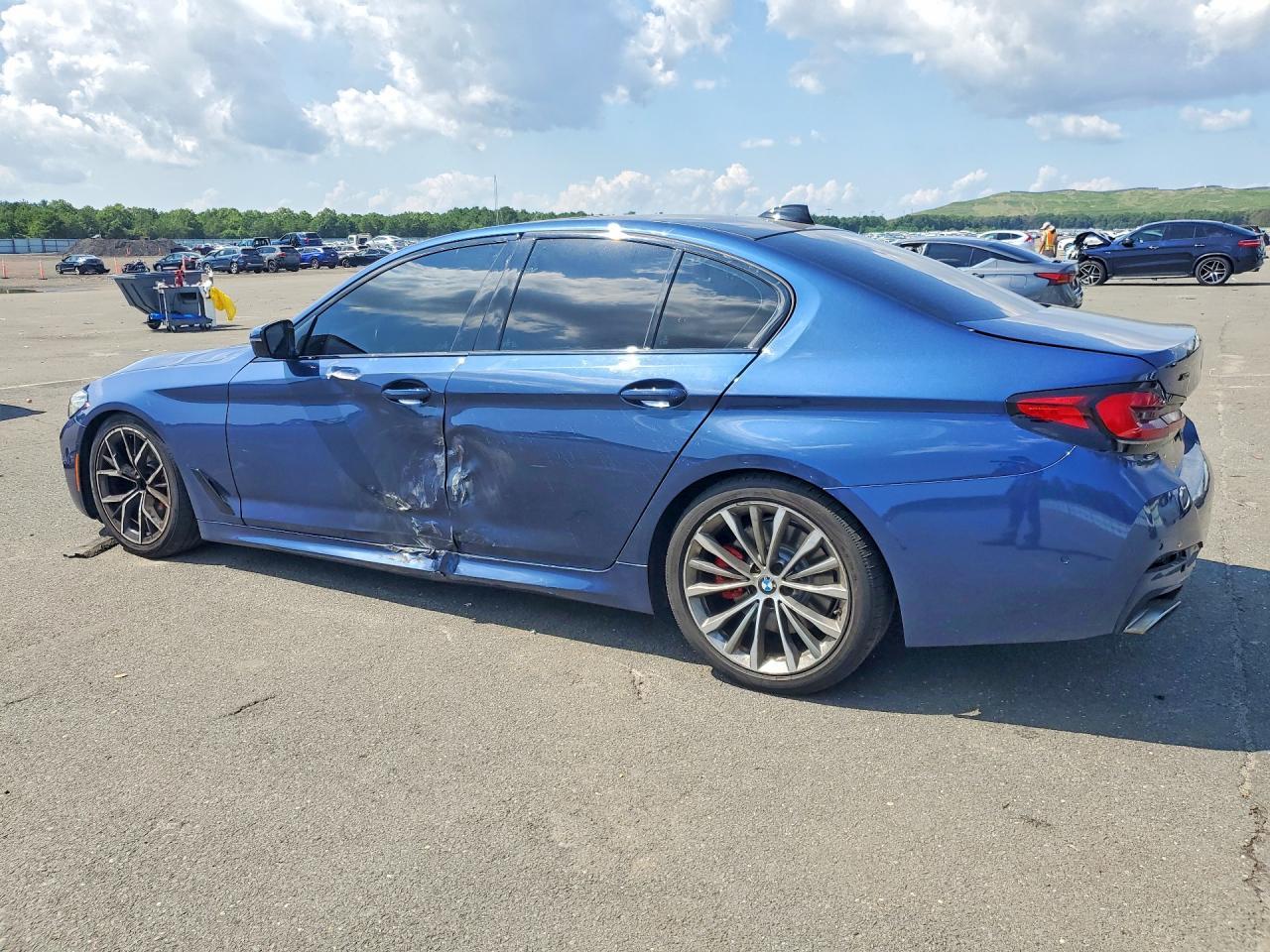 2022 BMW Seria 5 540i - zdjęcie 2