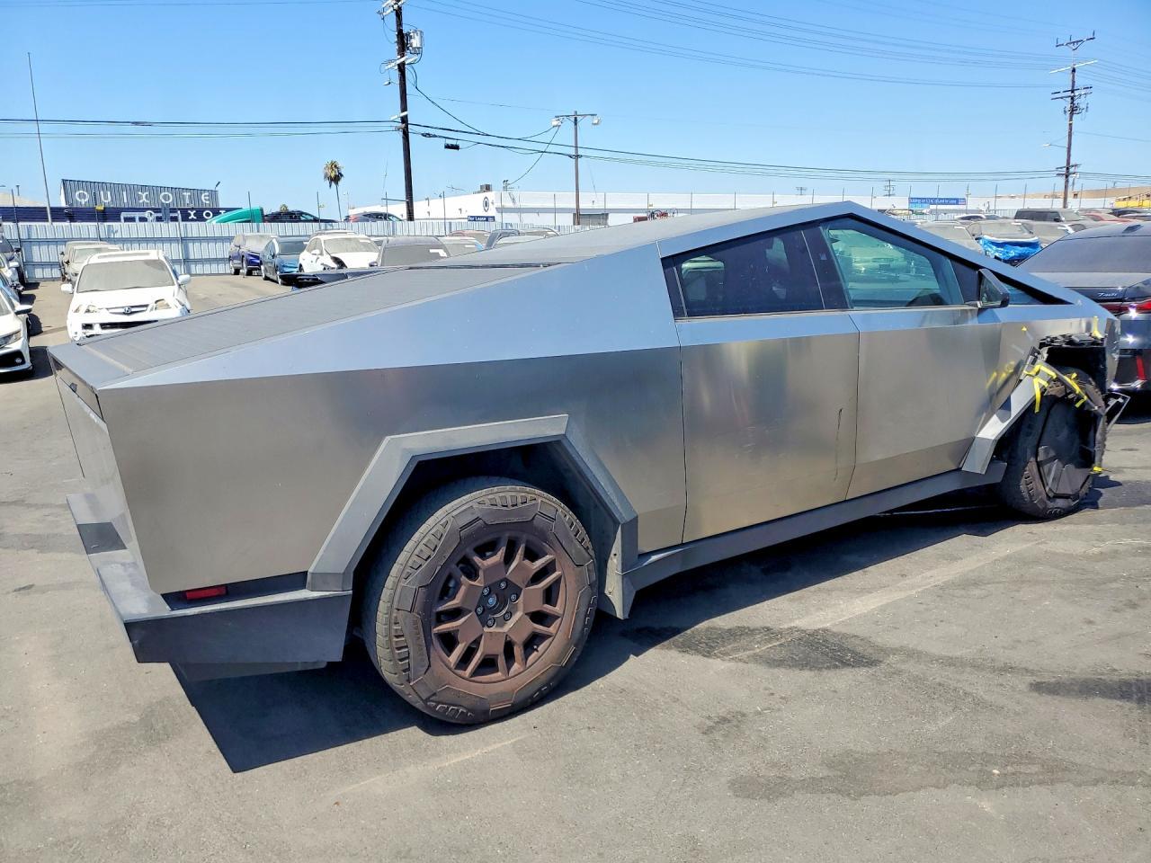 2024 Tesla Cybertruck - zdjęcie 3