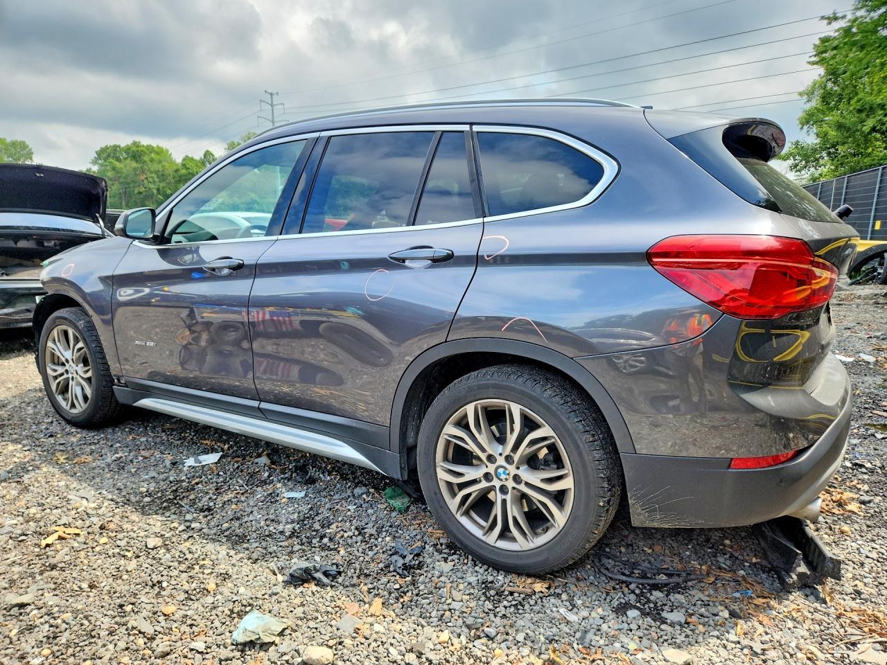2016 BMW X1 xDrive28I - zdjęcie 2