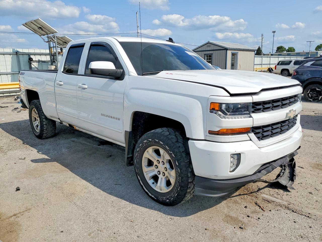 2017 Chevrolet Silverado K1500 Lt - zdjęcie 4
