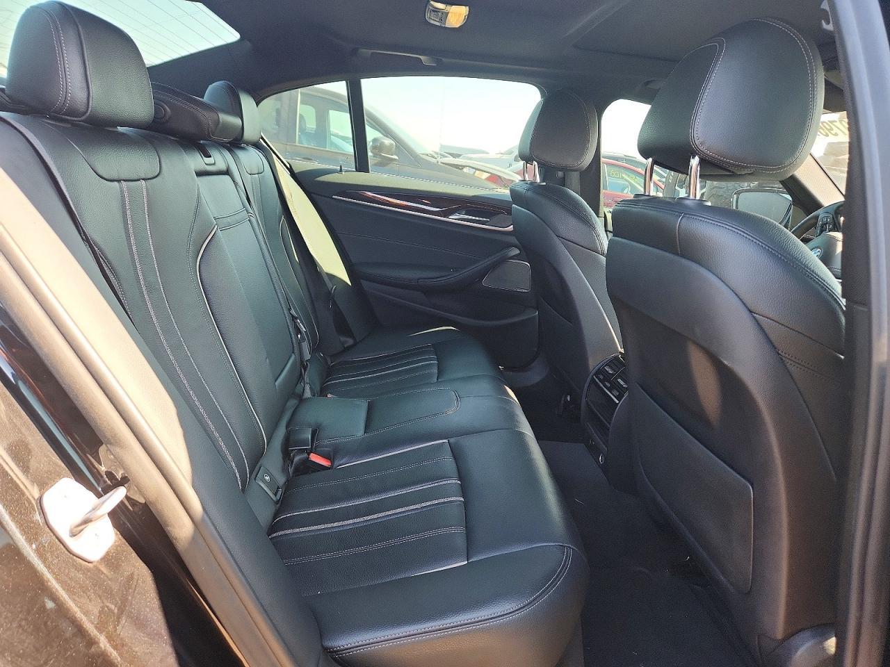 2018 BMW Seria 5 540i - zdjęcie 10