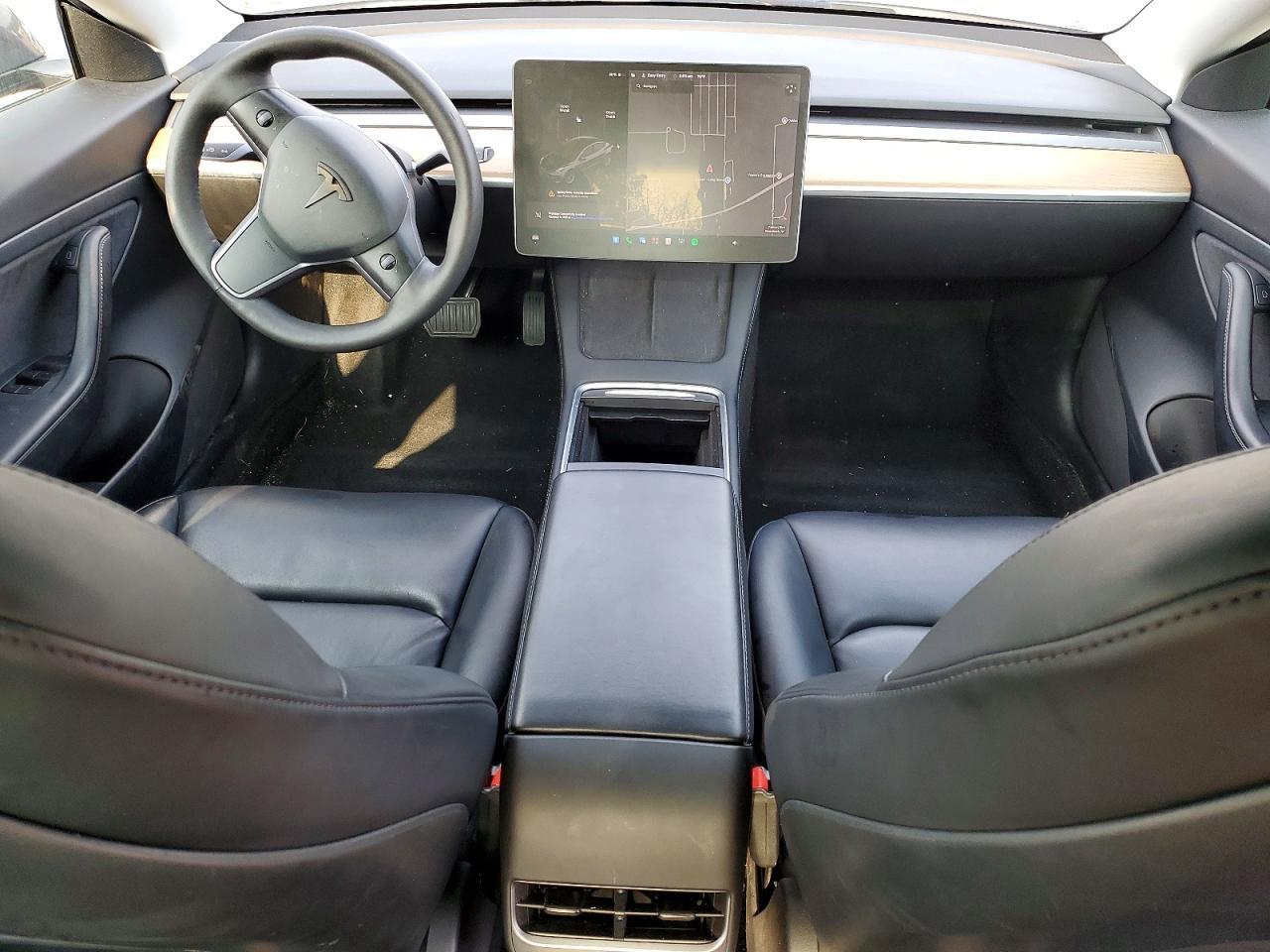 2021 Tesla Model 3 - zdjęcie 8