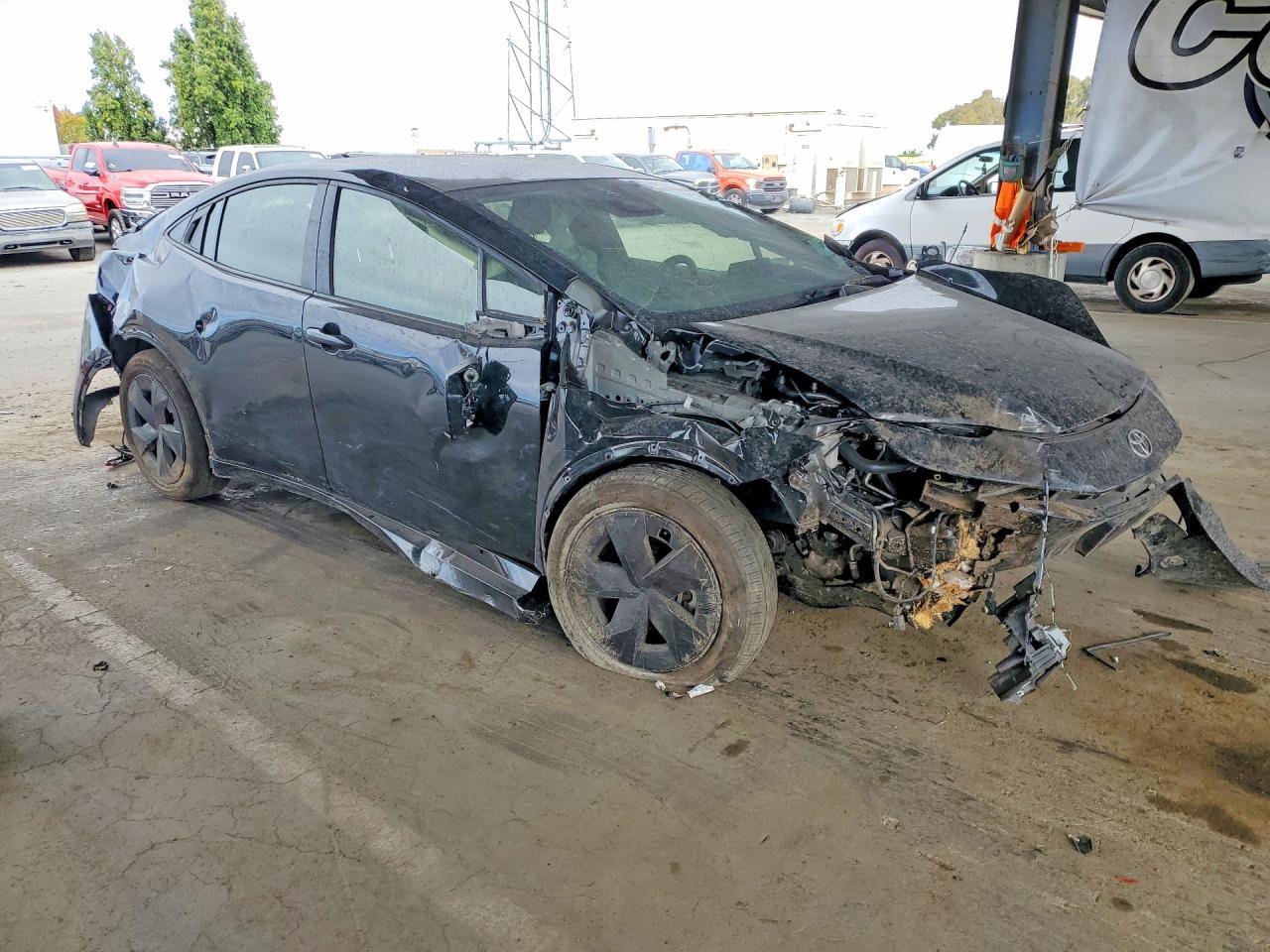 2024 Toyota Prius Le - zdjęcie 4