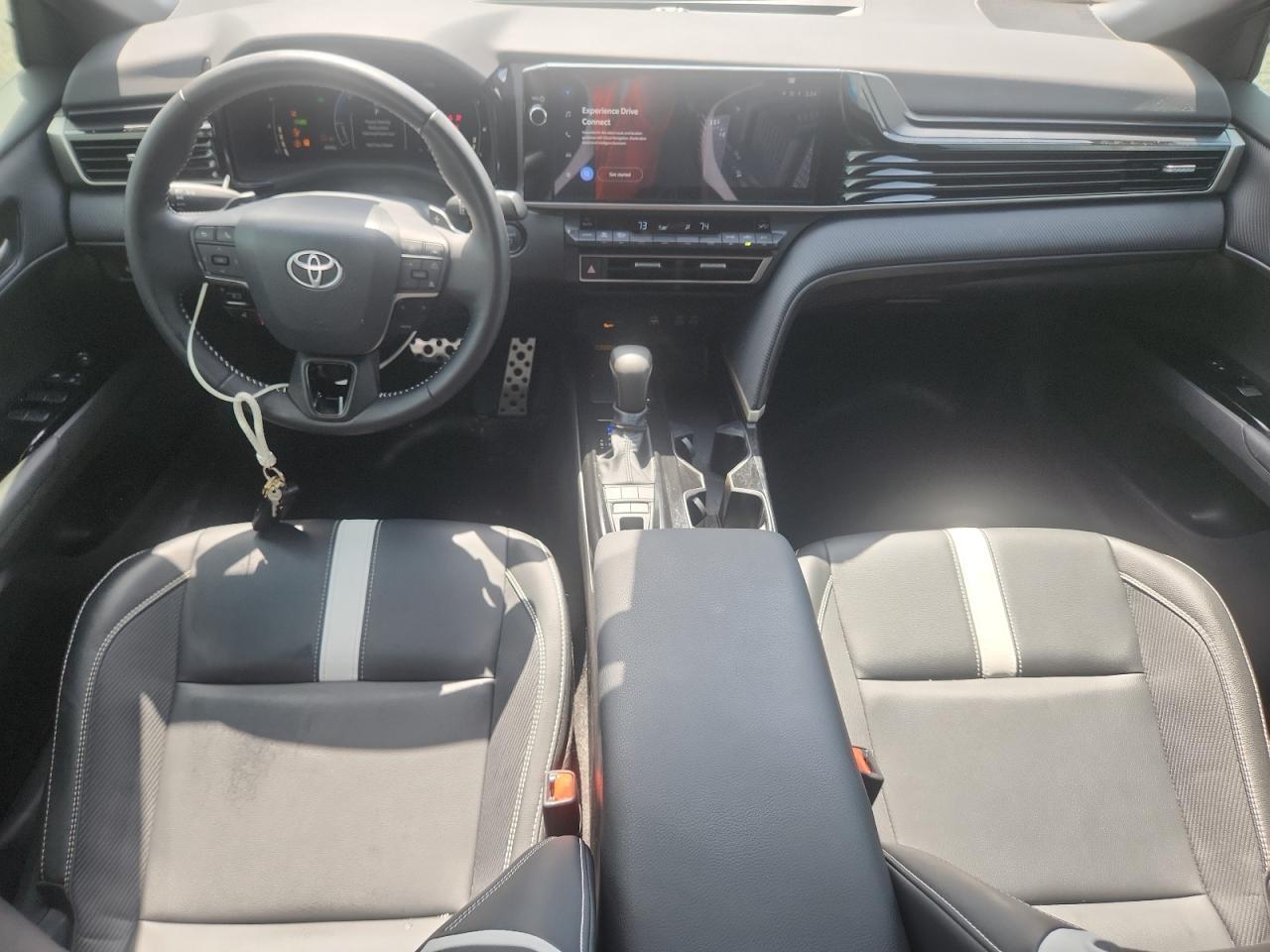 2025 Toyota Camry Se - zdjęcie 8