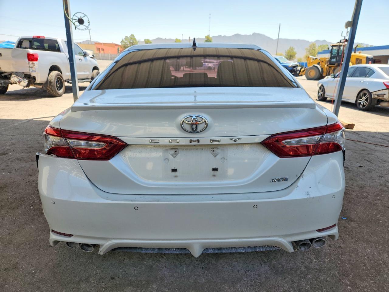 2018 Toyota Camry Xse - zdjęcie 6