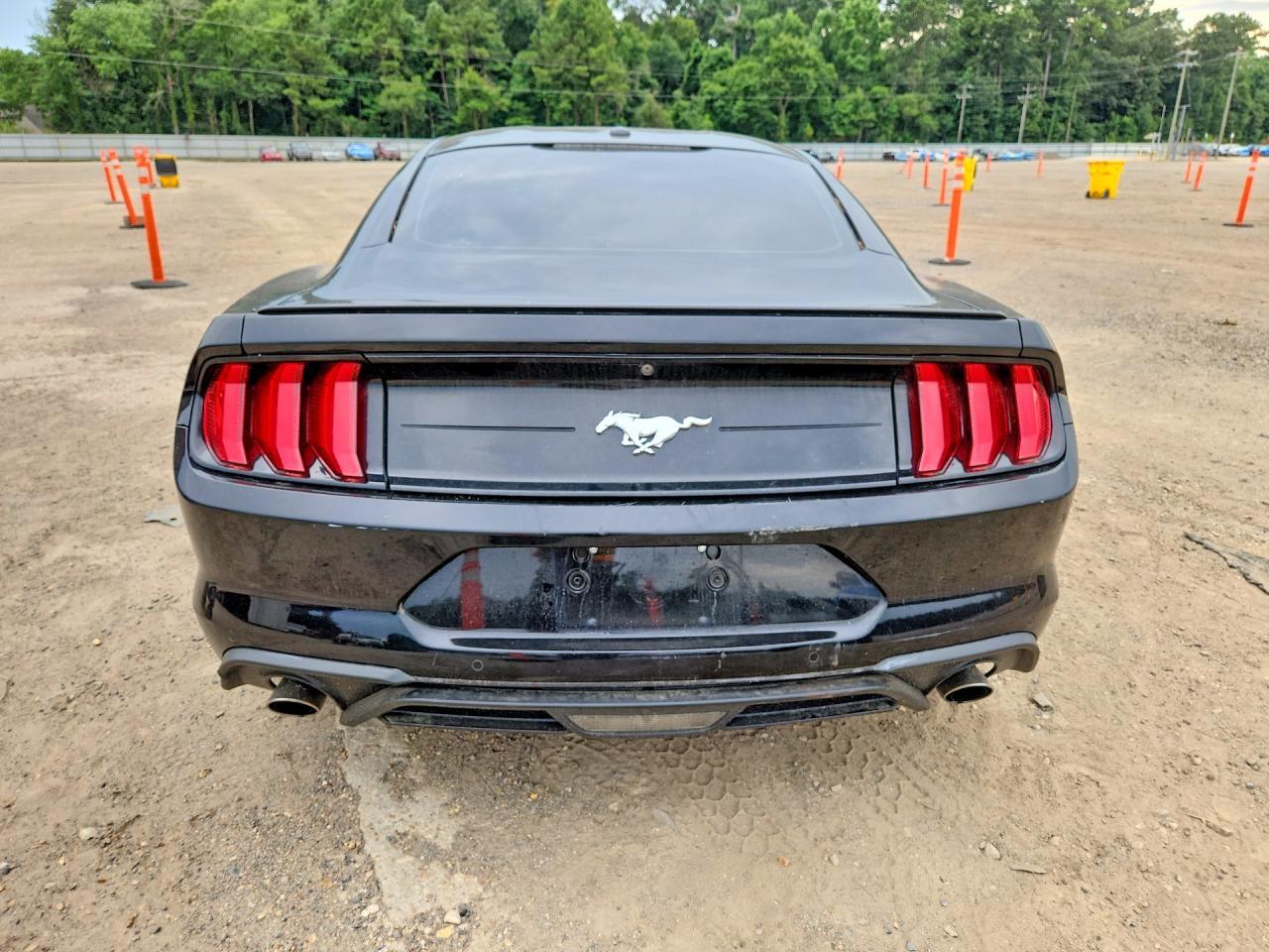 2018 Ford Mustang - zdjęcie 6