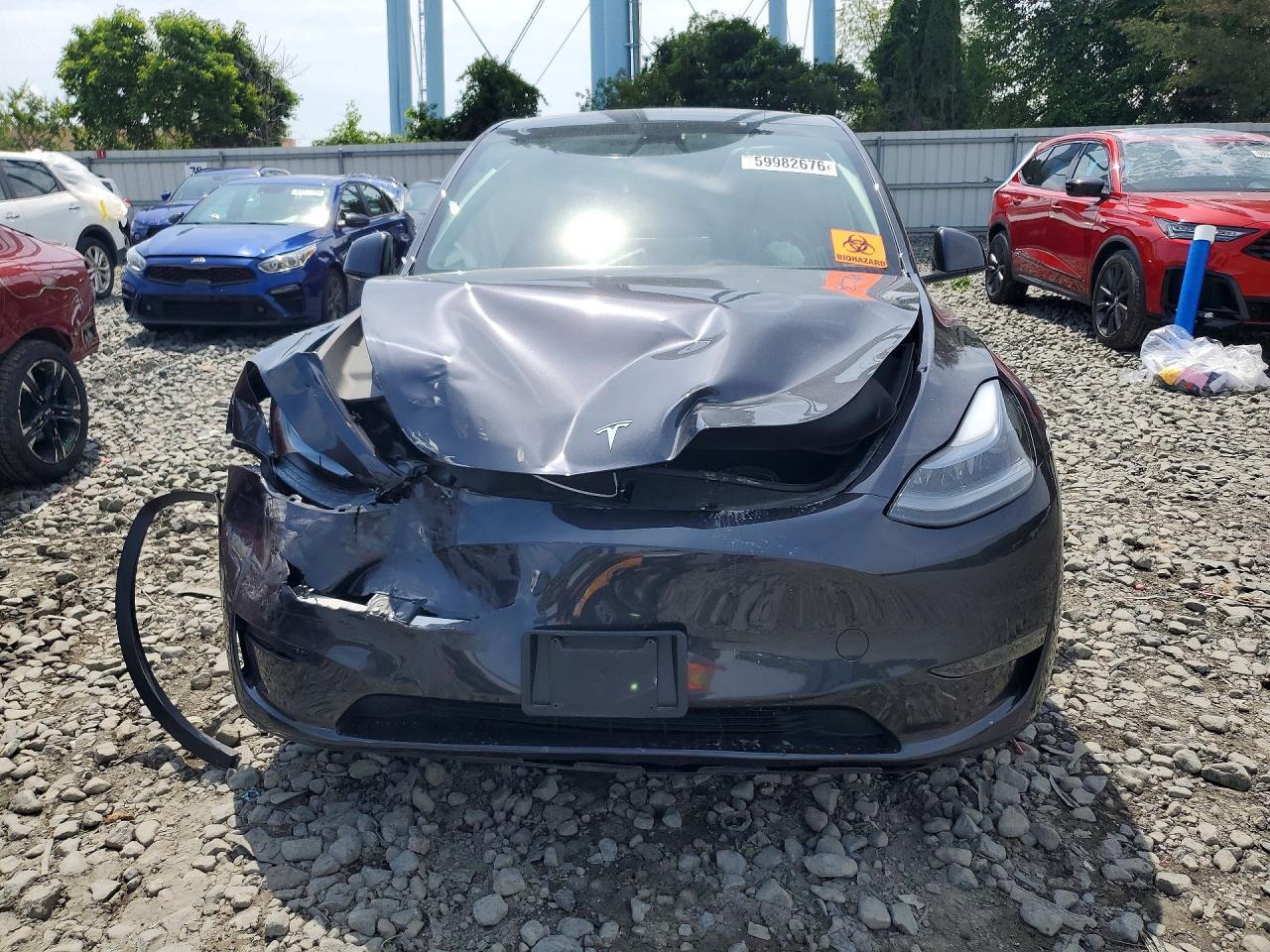 2024 Tesla Model Y - zdjęcie 5