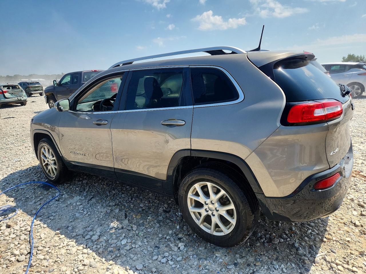 2016 Jeep Cherokee Latitude - zdjęcie 2