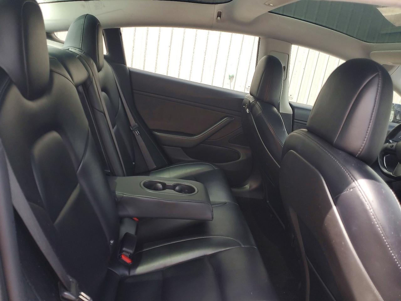 2018 Tesla Model 3 - zdjęcie 10