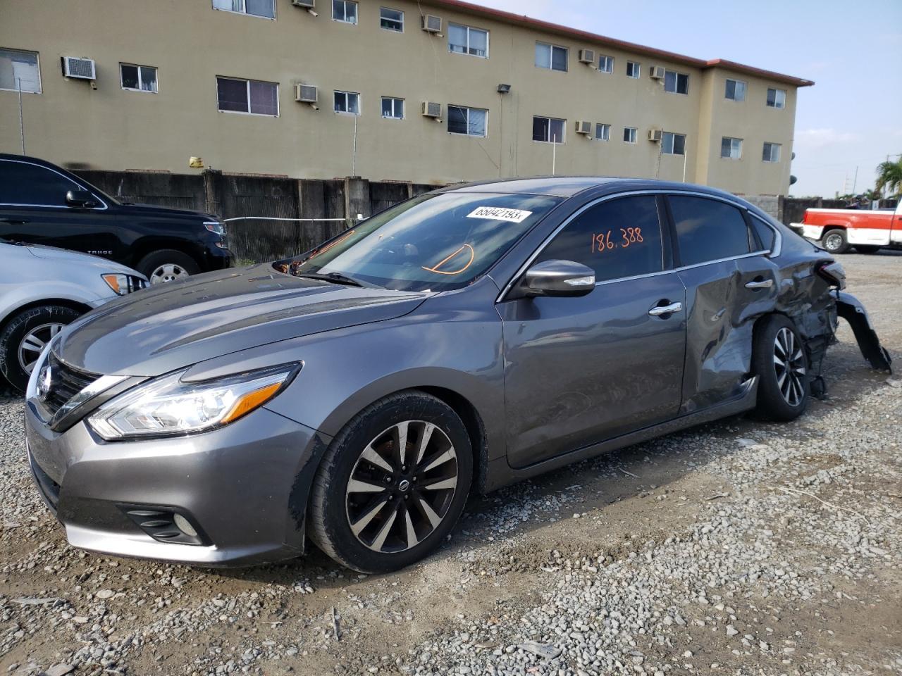 2018 Nissan Altima 2.5 - zdjęcie główne