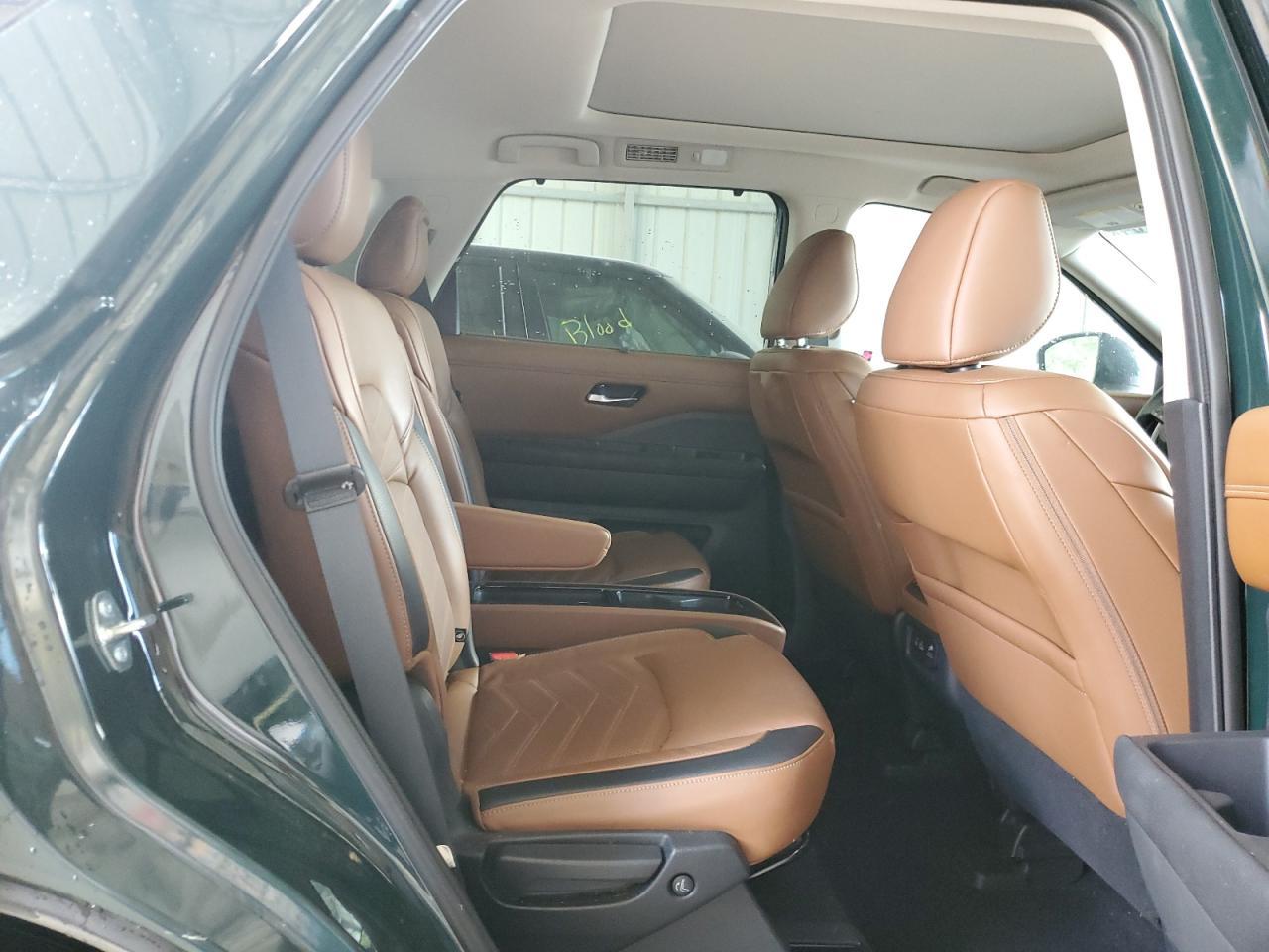 2023 Nissan Pathfinder Platinum - zdjęcie 11
