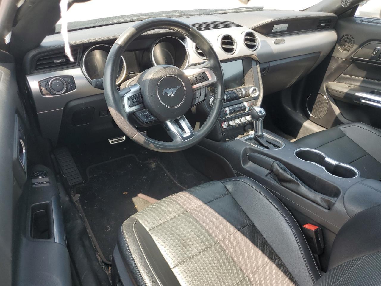 2019 Ford Mustang - zdjęcie 8