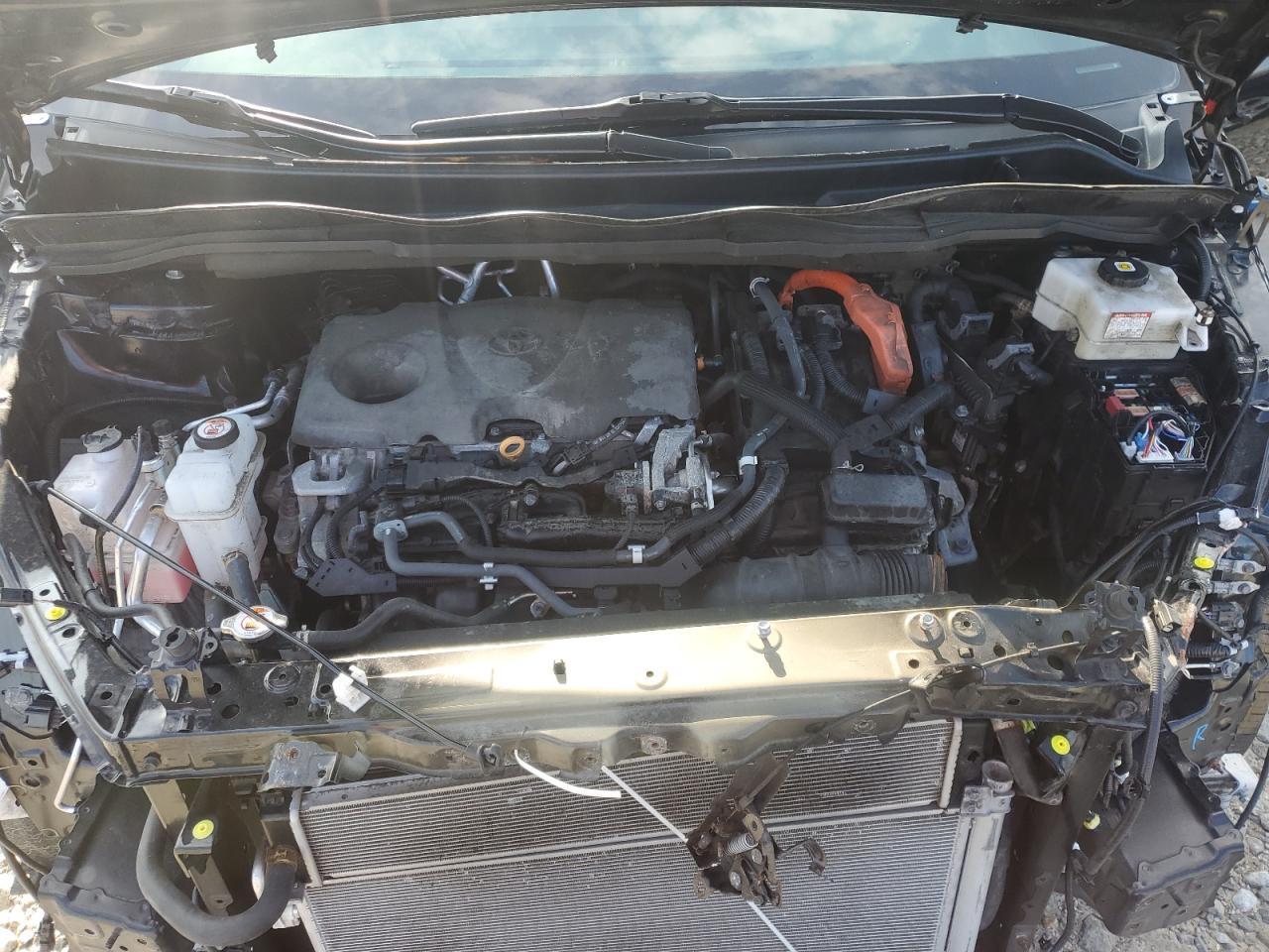 2021 Toyota Sienna Le - zdjęcie 11