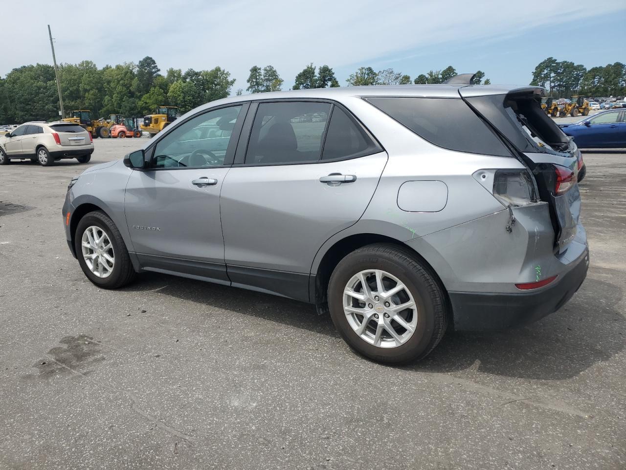 2024 Chevrolet Equinox Ls - zdjęcie 2