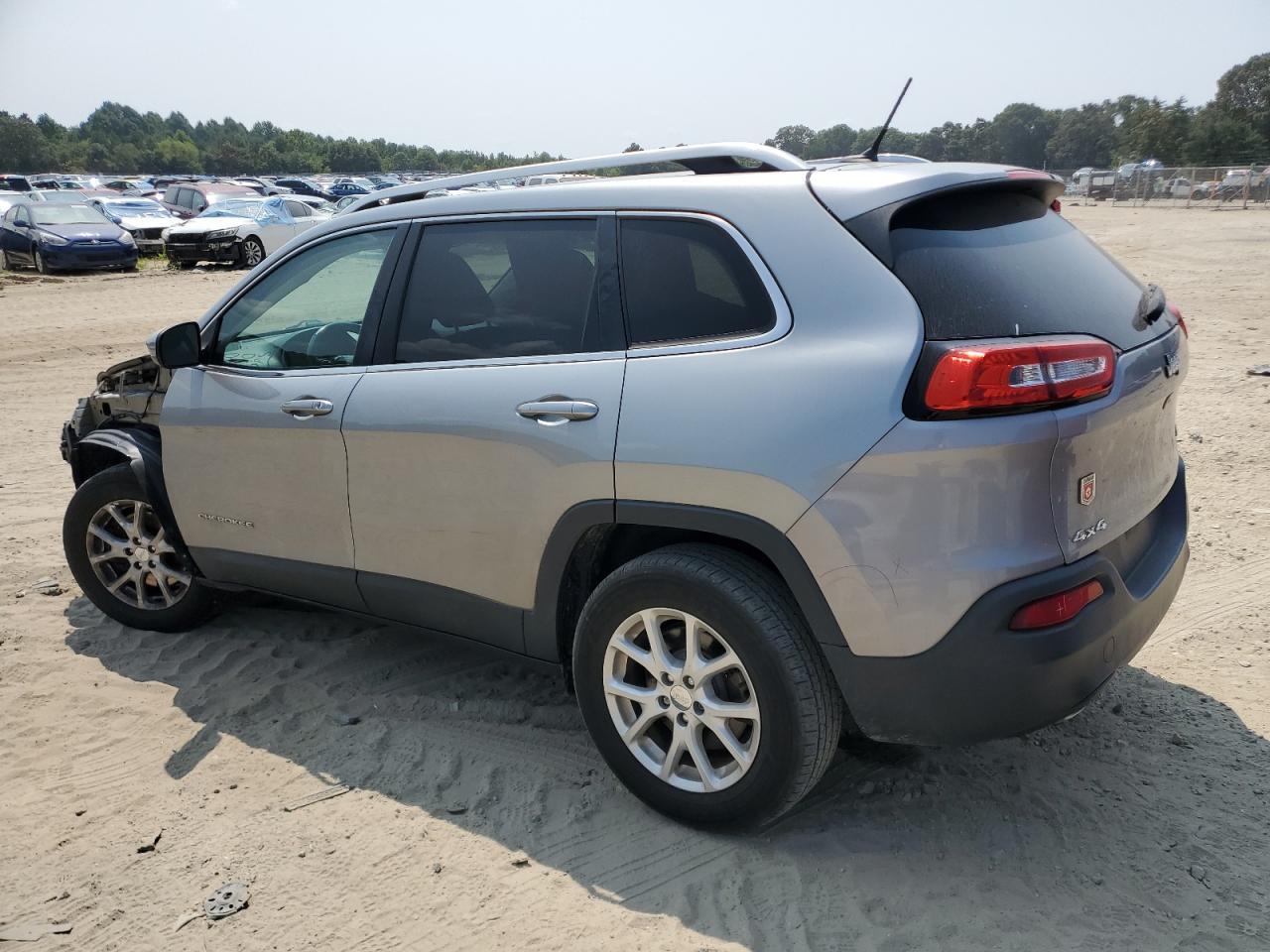 2015 Jeep Cherokee Latitude - zdjęcie 2