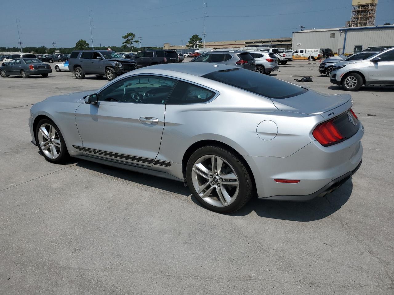 2019 Ford Mustang - zdjęcie 2
