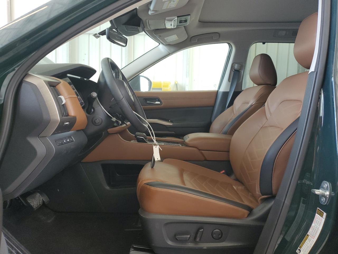 2023 Nissan Pathfinder Platinum - zdjęcie 7