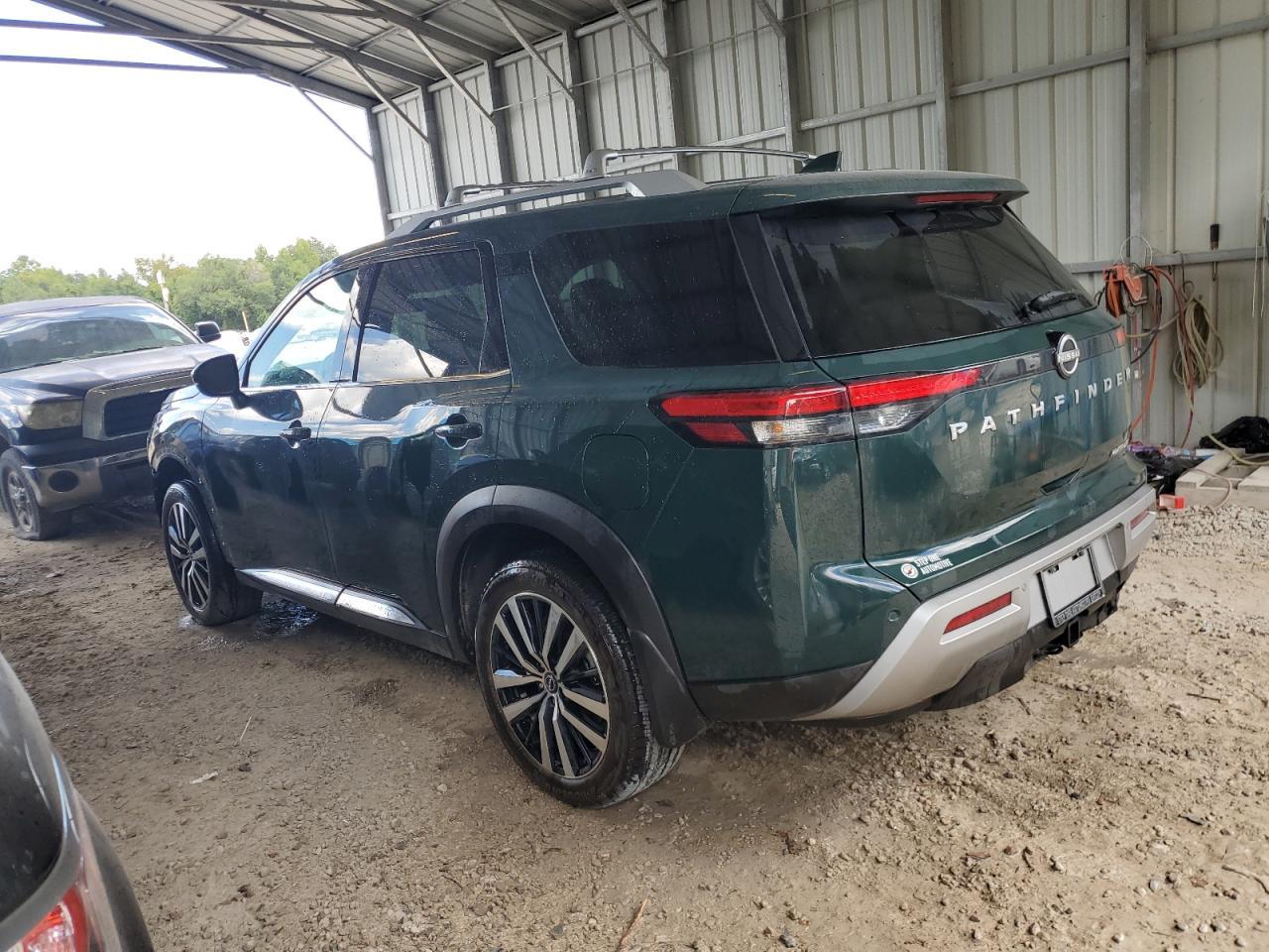 2023 Nissan Pathfinder Platinum - zdjęcie 2