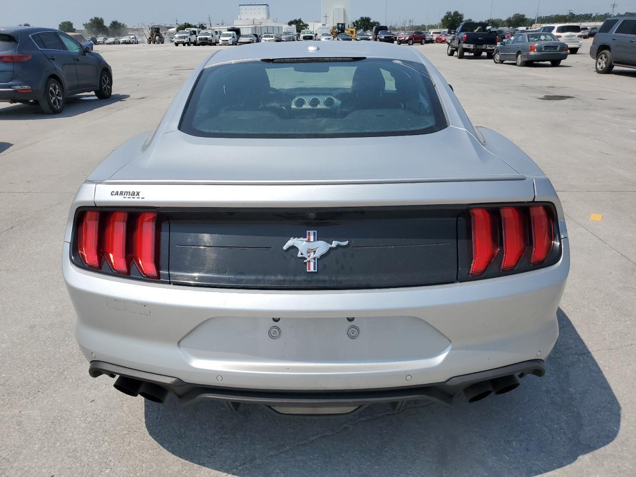 2019 Ford Mustang - zdjęcie 6