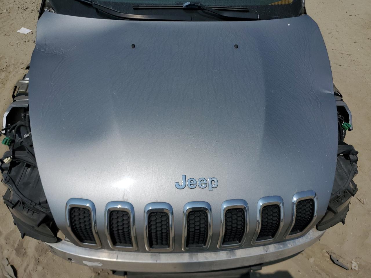 2015 Jeep Cherokee Latitude - zdjęcie 12