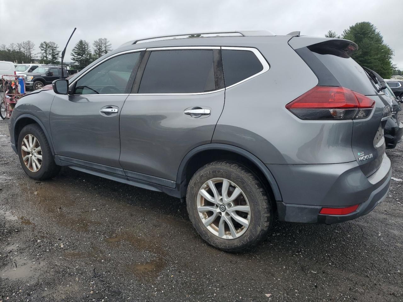 2018 Nissan Rogue S - zdjęcie 2
