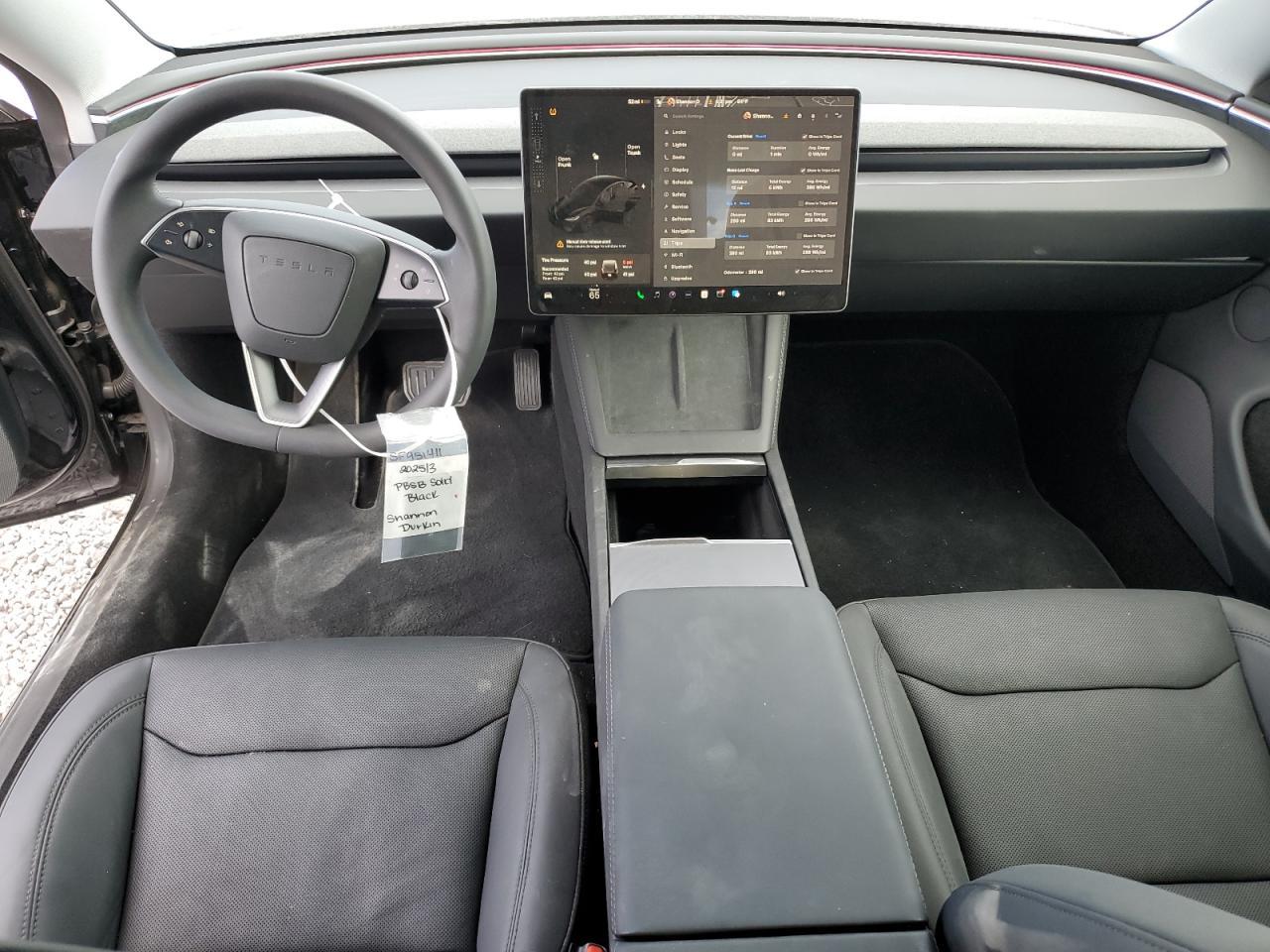 2025 Tesla Model 3 - zdjęcie 8