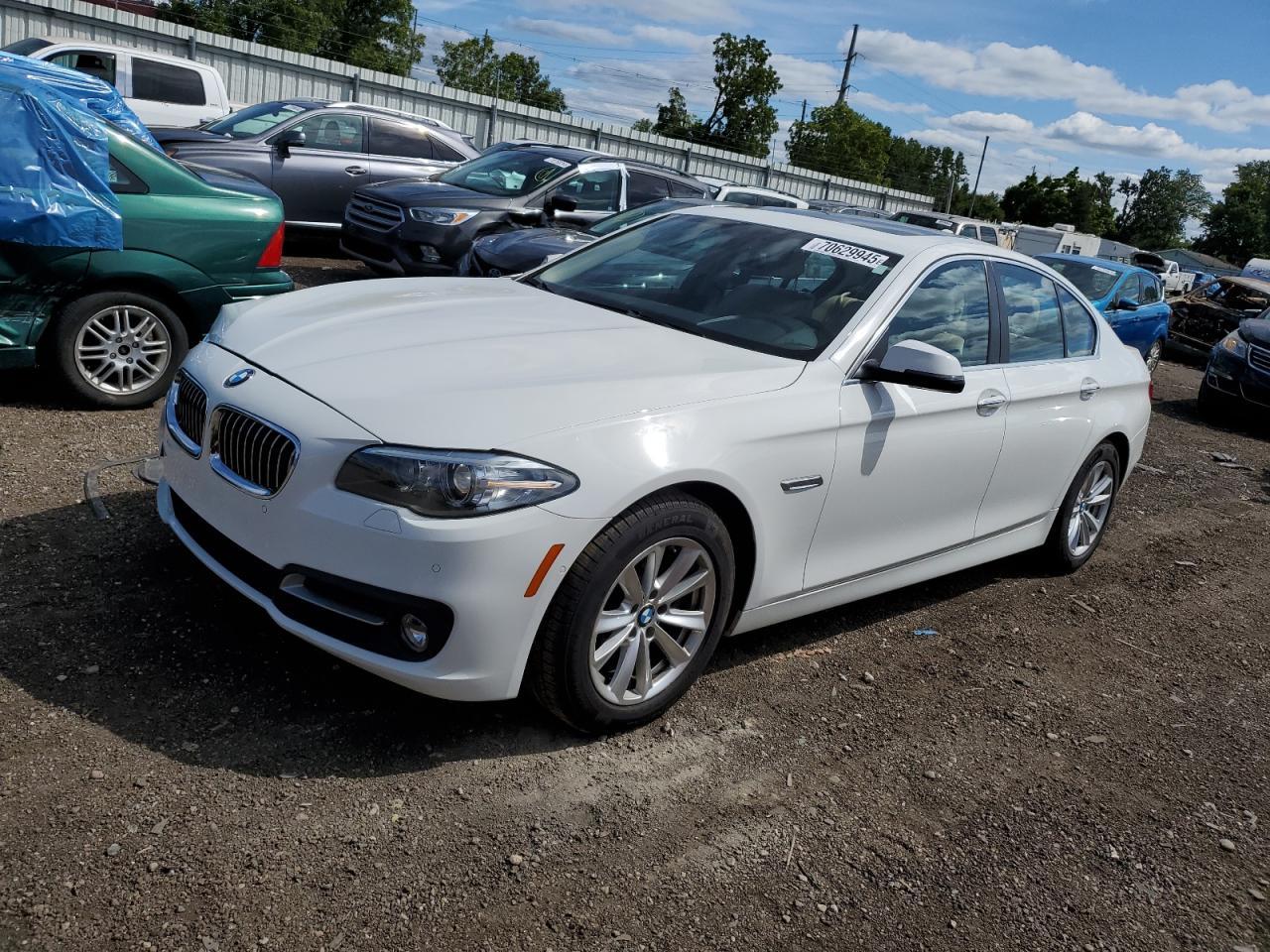 2016 BMW Seria 5 528i - zdjęcie główne