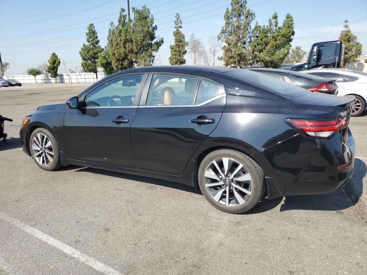 2020 Nissan Sentra - zdjęcie 2