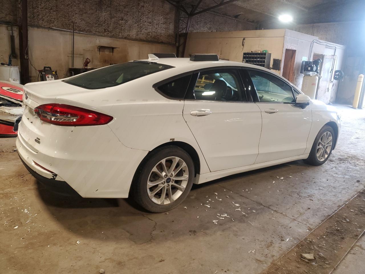 2020 Ford Fusion Se - zdjęcie 3