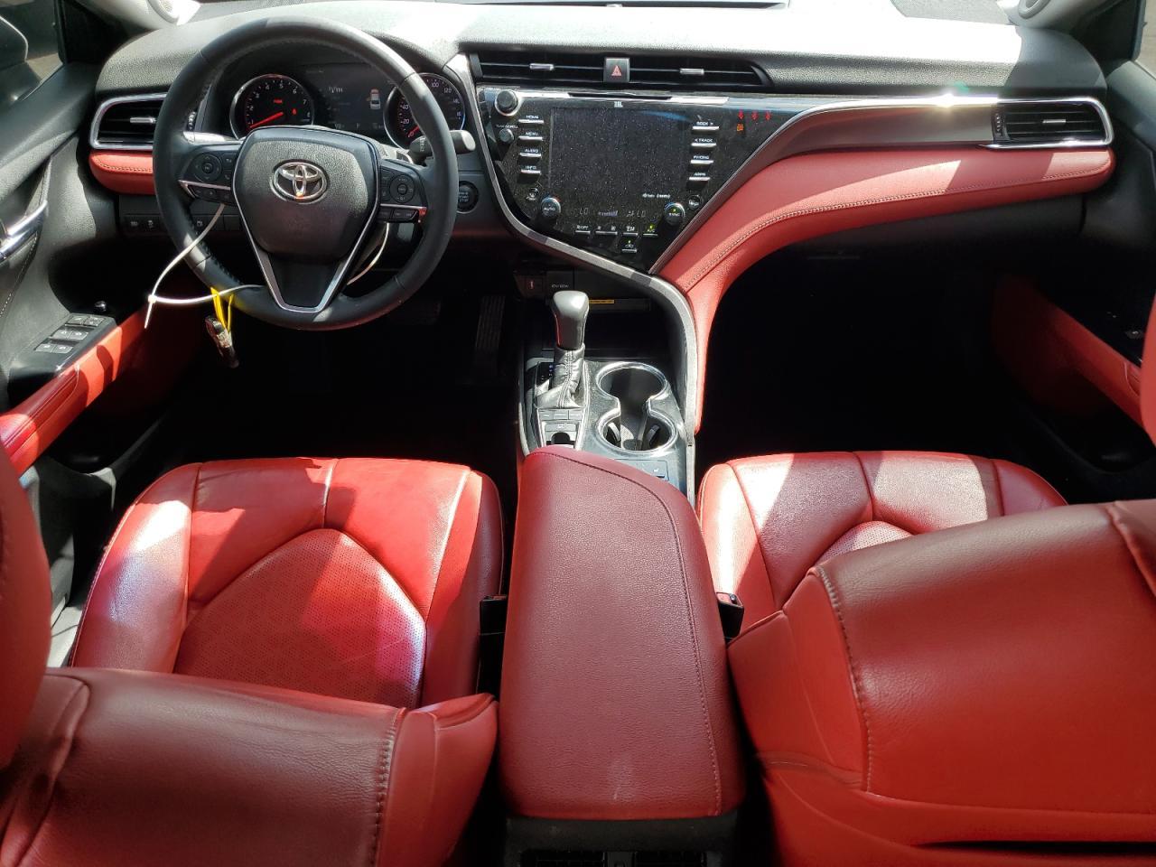 2018 Toyota Camry - zdjęcie 8