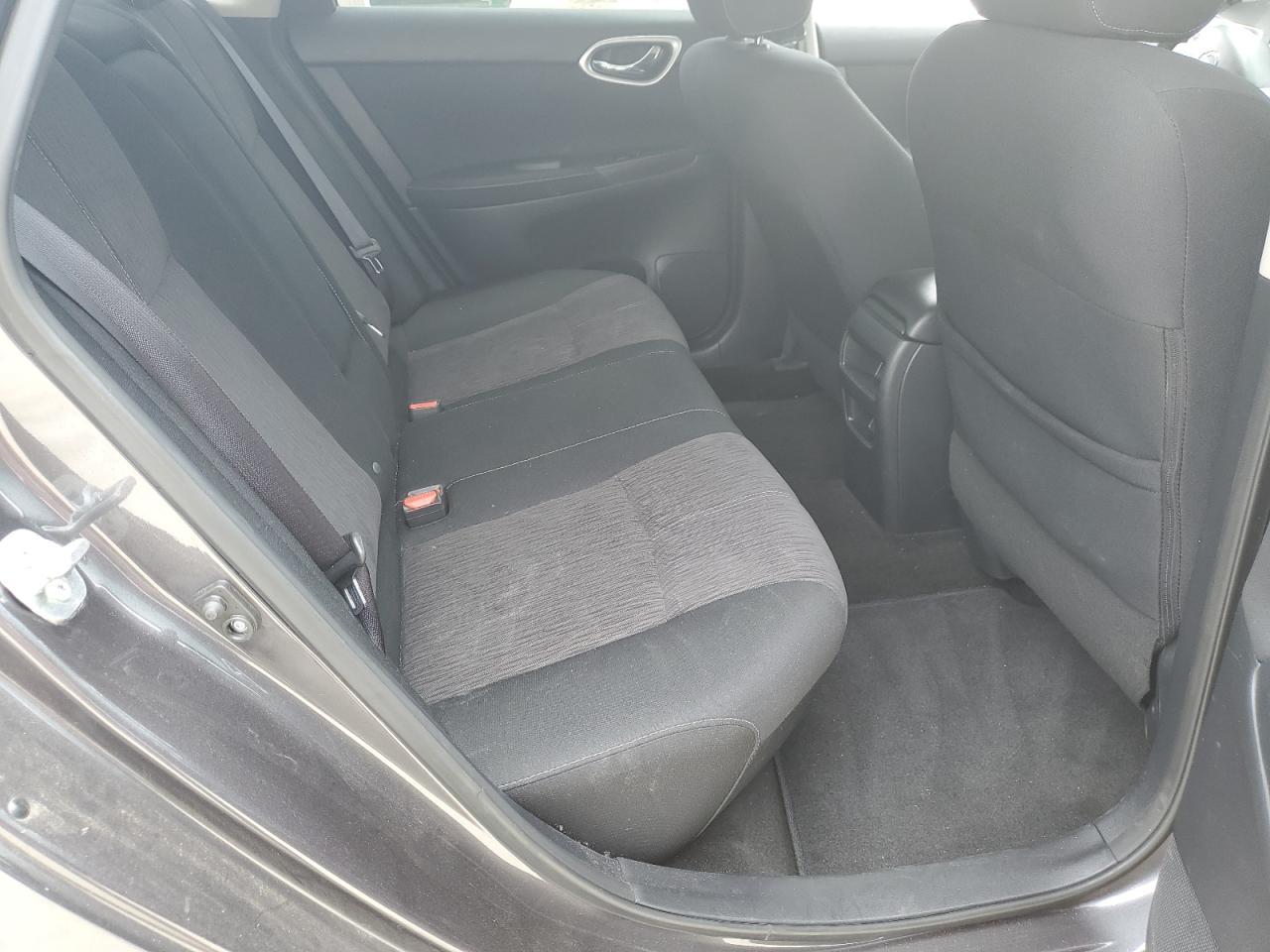 2015 Nissan Sentra S - zdjęcie 10