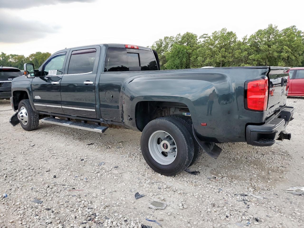 2017 Chevrolet Silverado K3500 High Country - zdjęcie 2