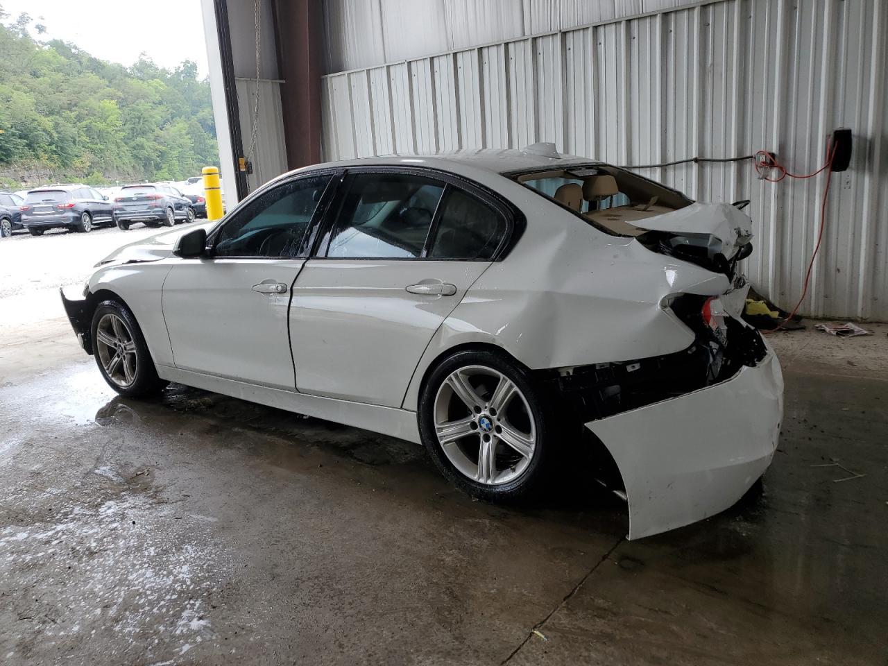 2014 BMW Seria 3 - zdjęcie 2