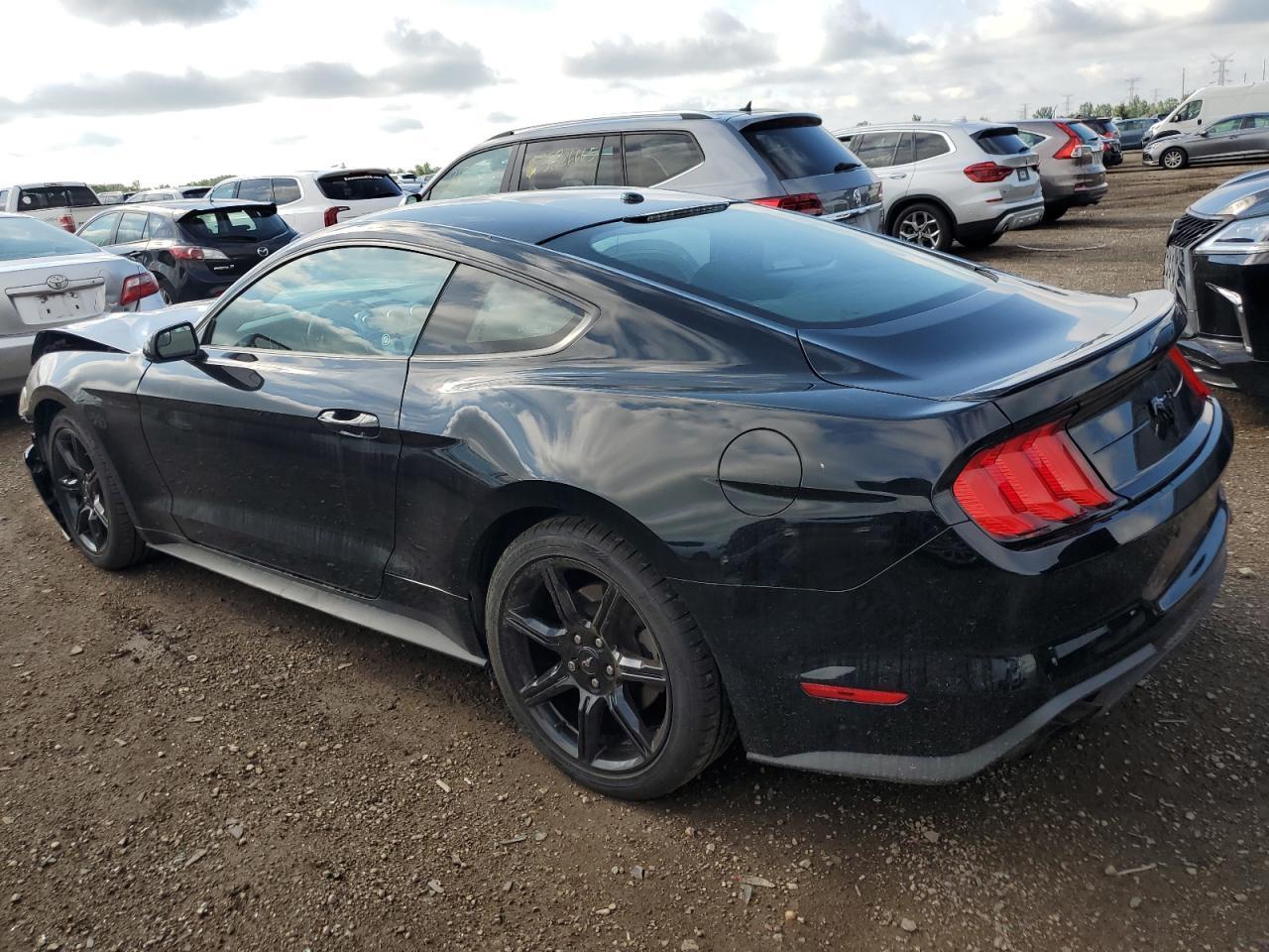 2019 Ford Mustang - zdjęcie 2