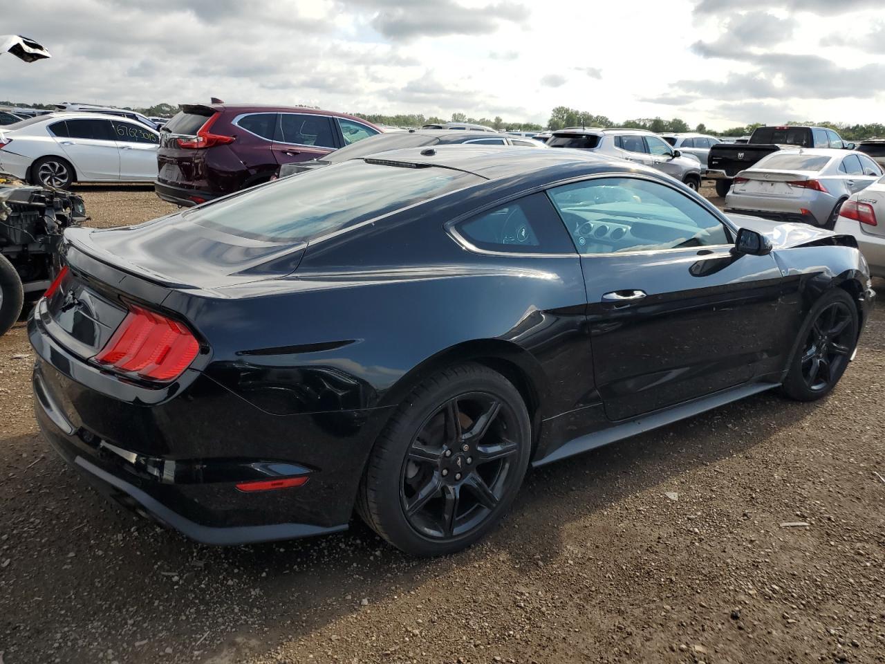 2019 Ford Mustang - zdjęcie 3