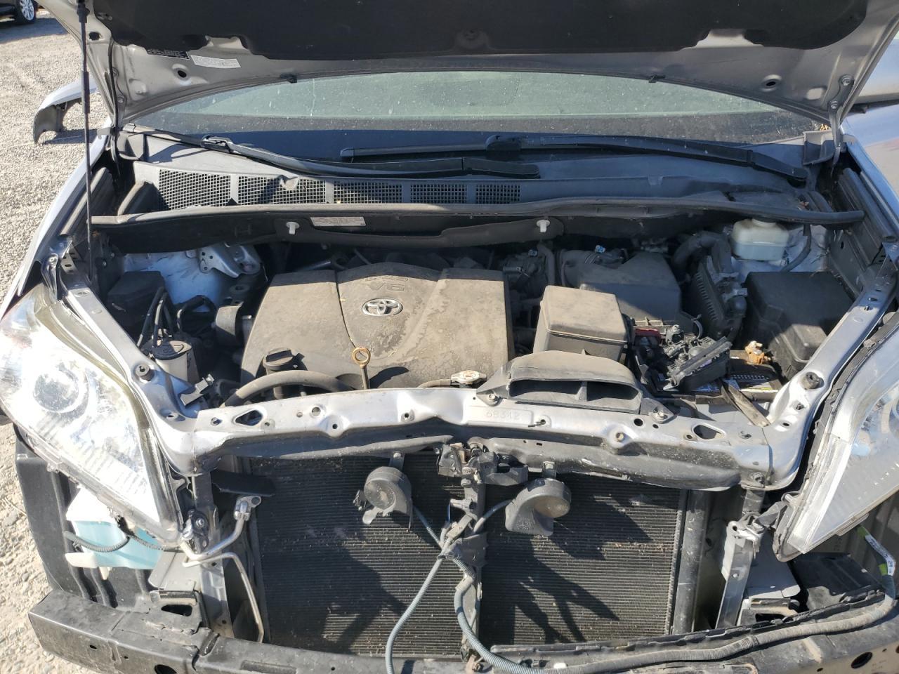 2018 Toyota Sienna - zdjęcie 12