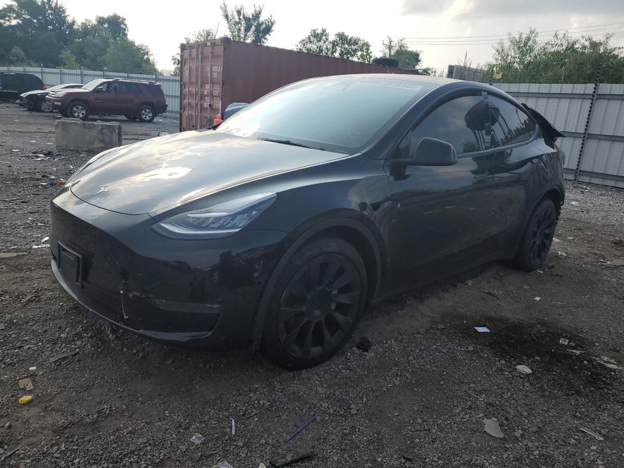 2022 Tesla Model Y - zdjęcie główne