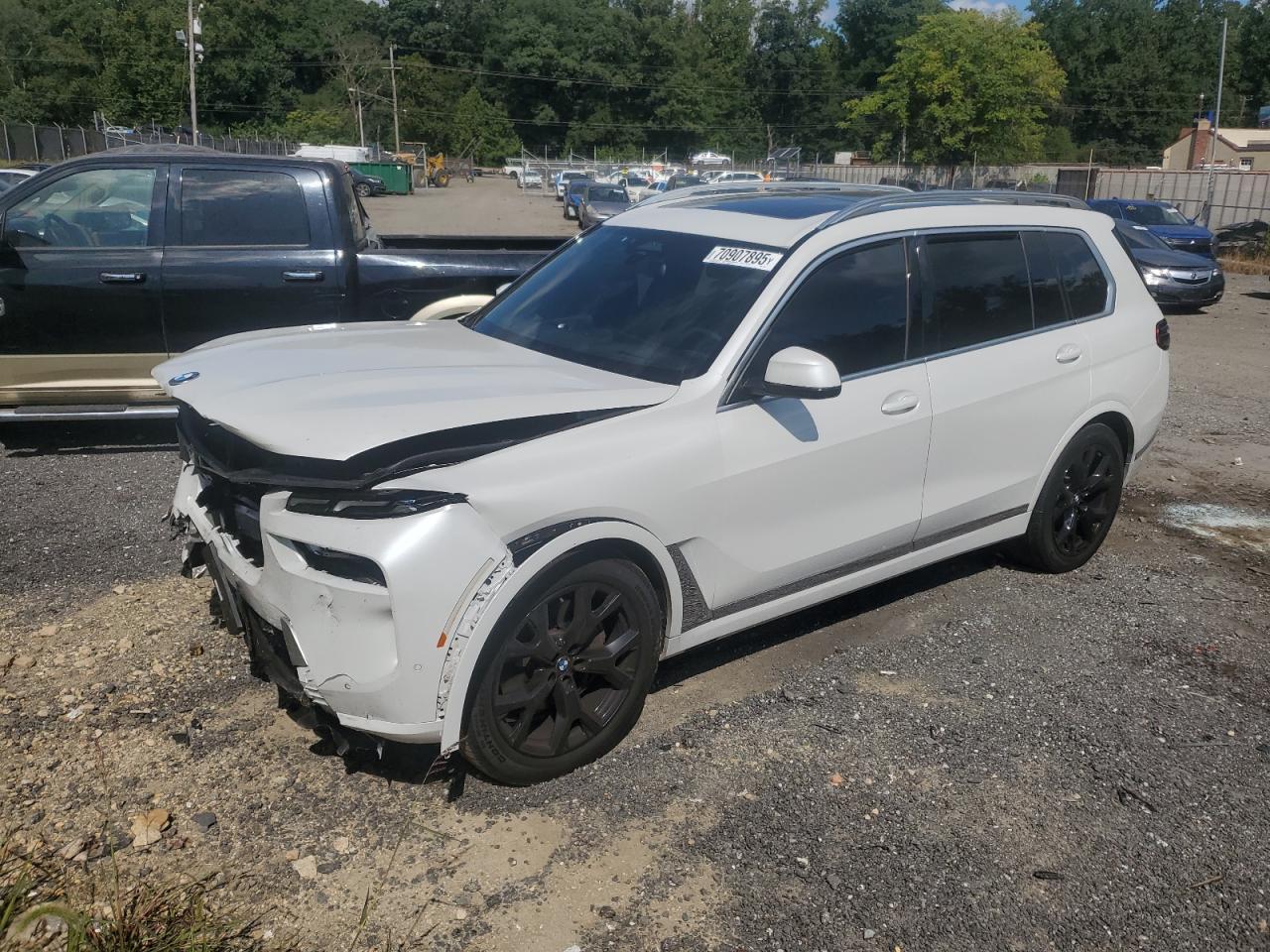 2023 BMW X7 xDrive40I - zdjęcie główne