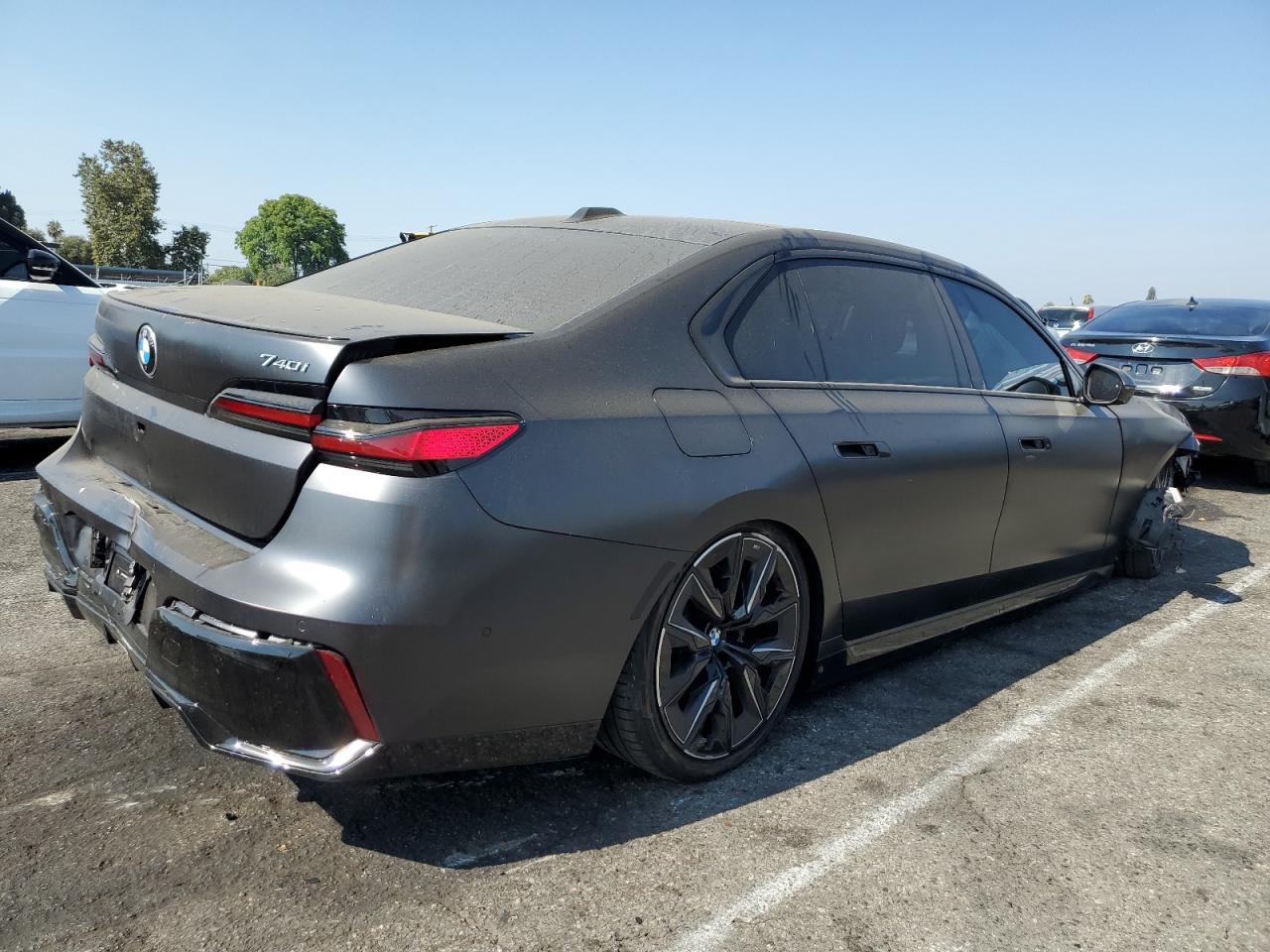 2024 BMW 740 I - zdjęcie 3