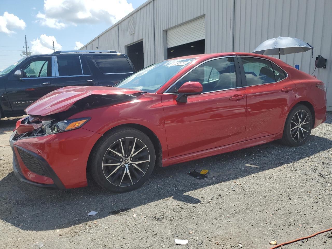 2021 Toyota Camry Se - zdjęcie główne