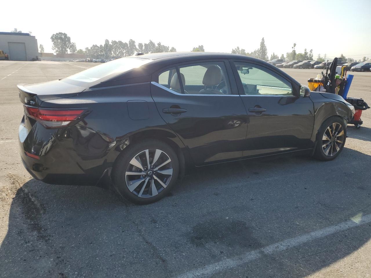 2020 Nissan Sentra - zdjęcie 3