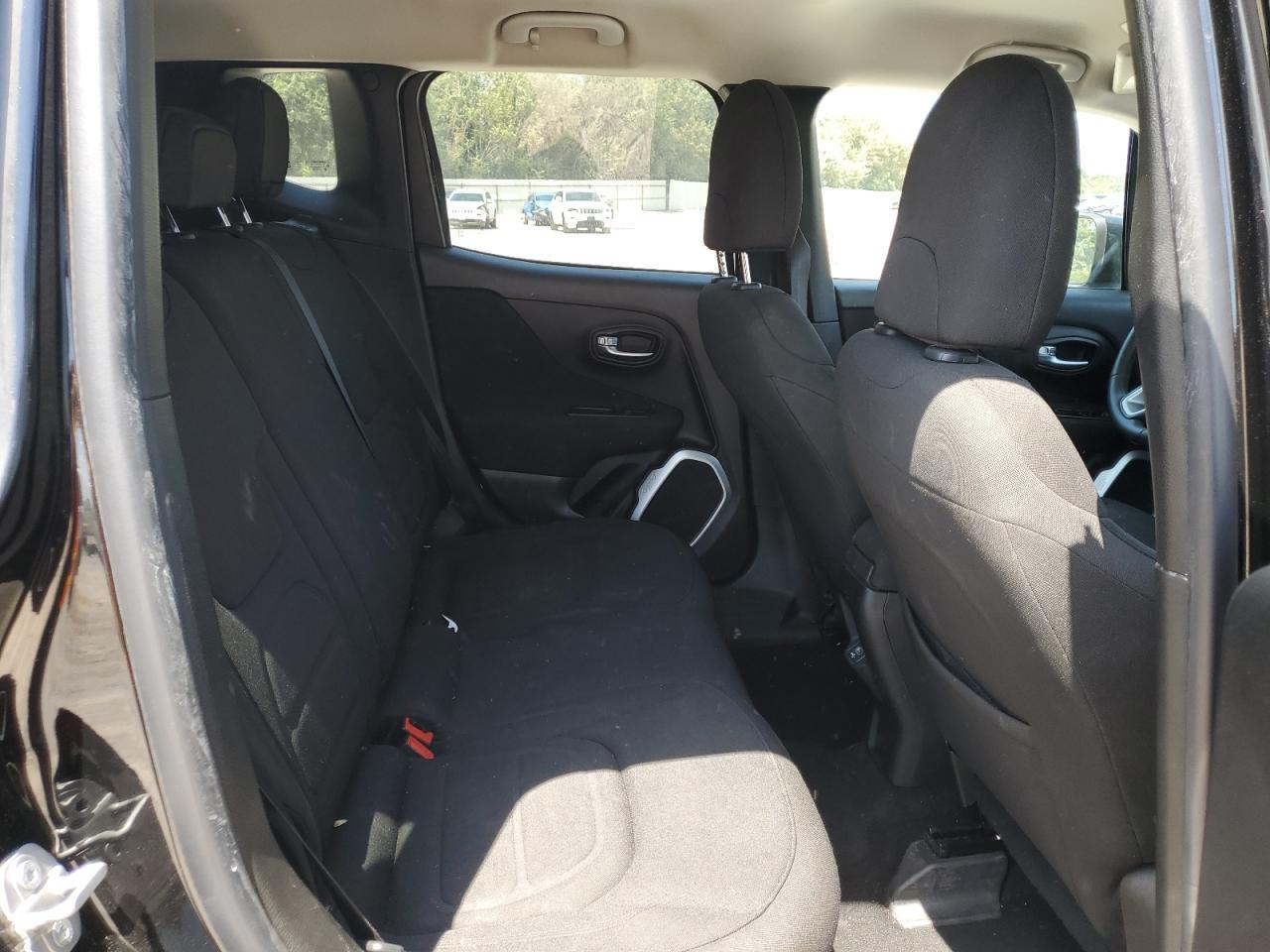 2018 Jeep Renegade Latitude - zdjęcie 11