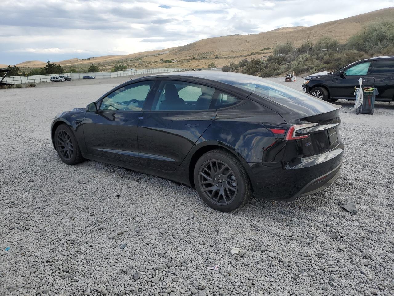 2025 Tesla Model 3 - zdjęcie 2