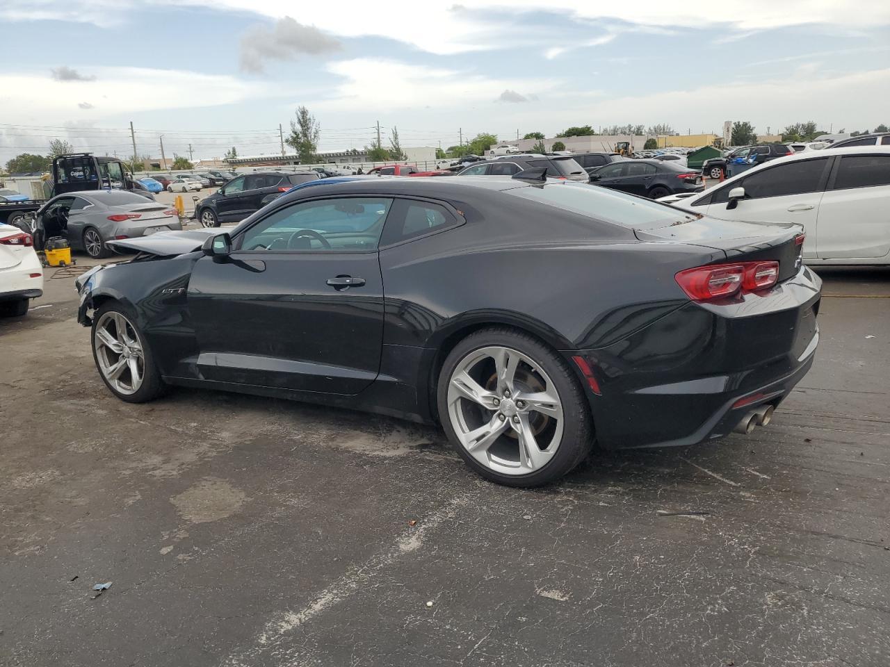 2020 Chevrolet Camaro - zdjęcie 2