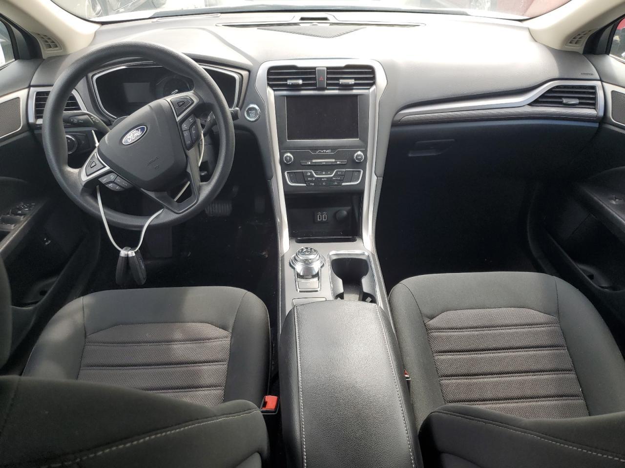 2020 Ford Fusion Se - zdjęcie 8