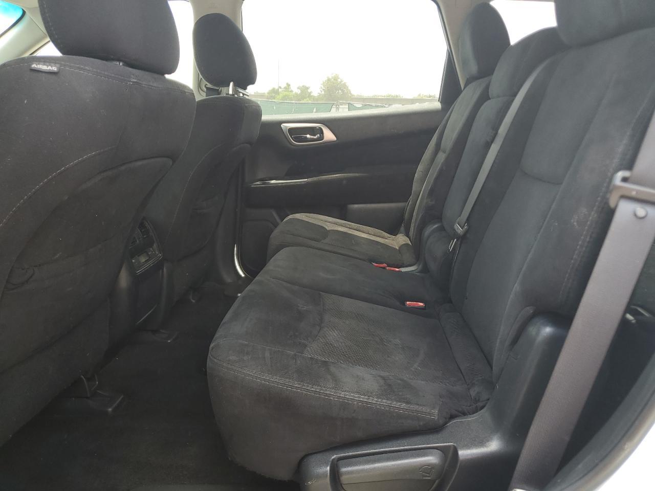 2016 Nissan Pathfinder S - zdjęcie 11