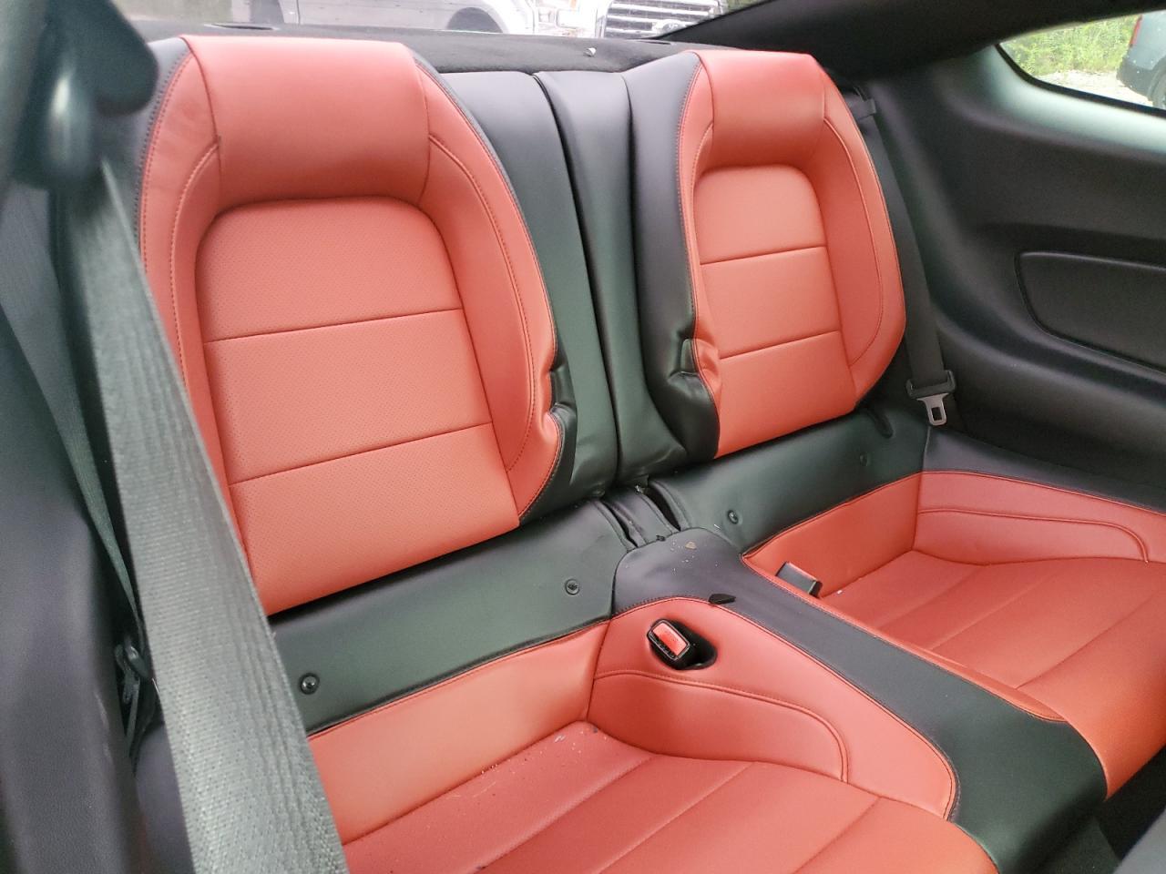 2017 Ford Mustang - zdjęcie 10