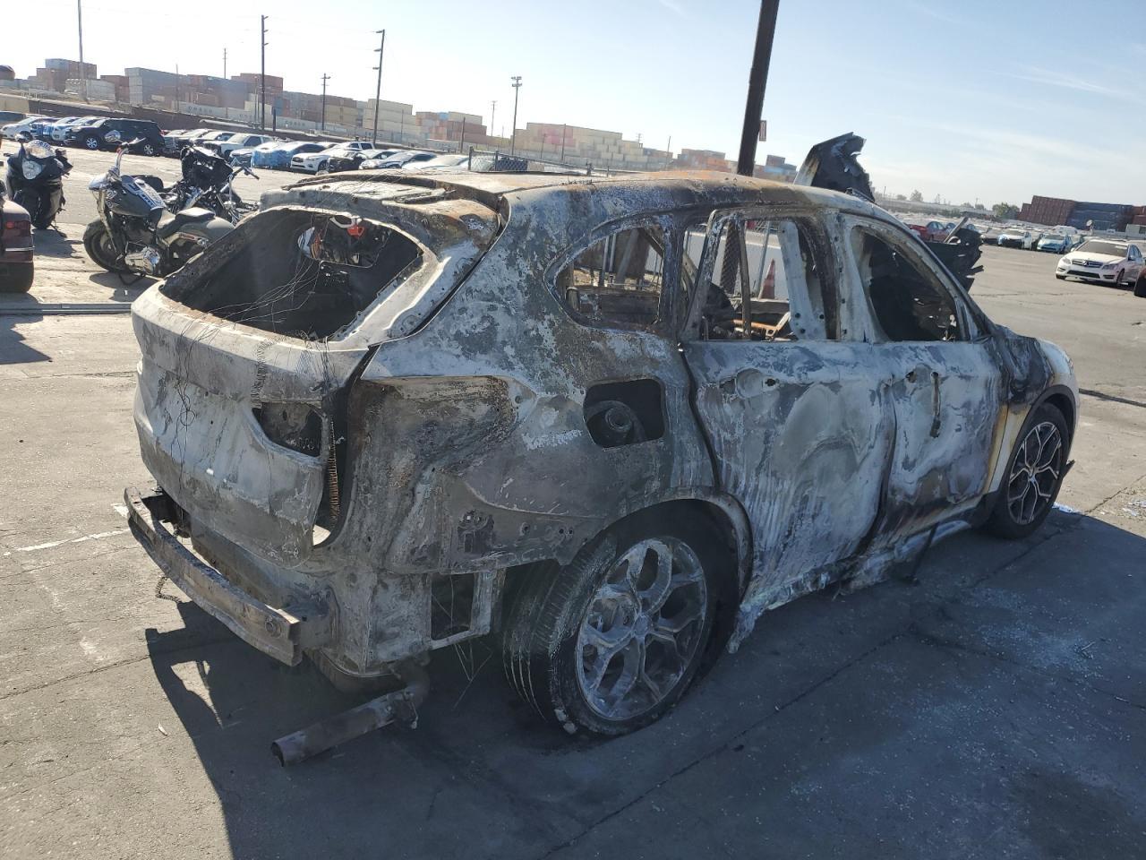 2020 BMW X1 xDrive28I - zdjęcie 3